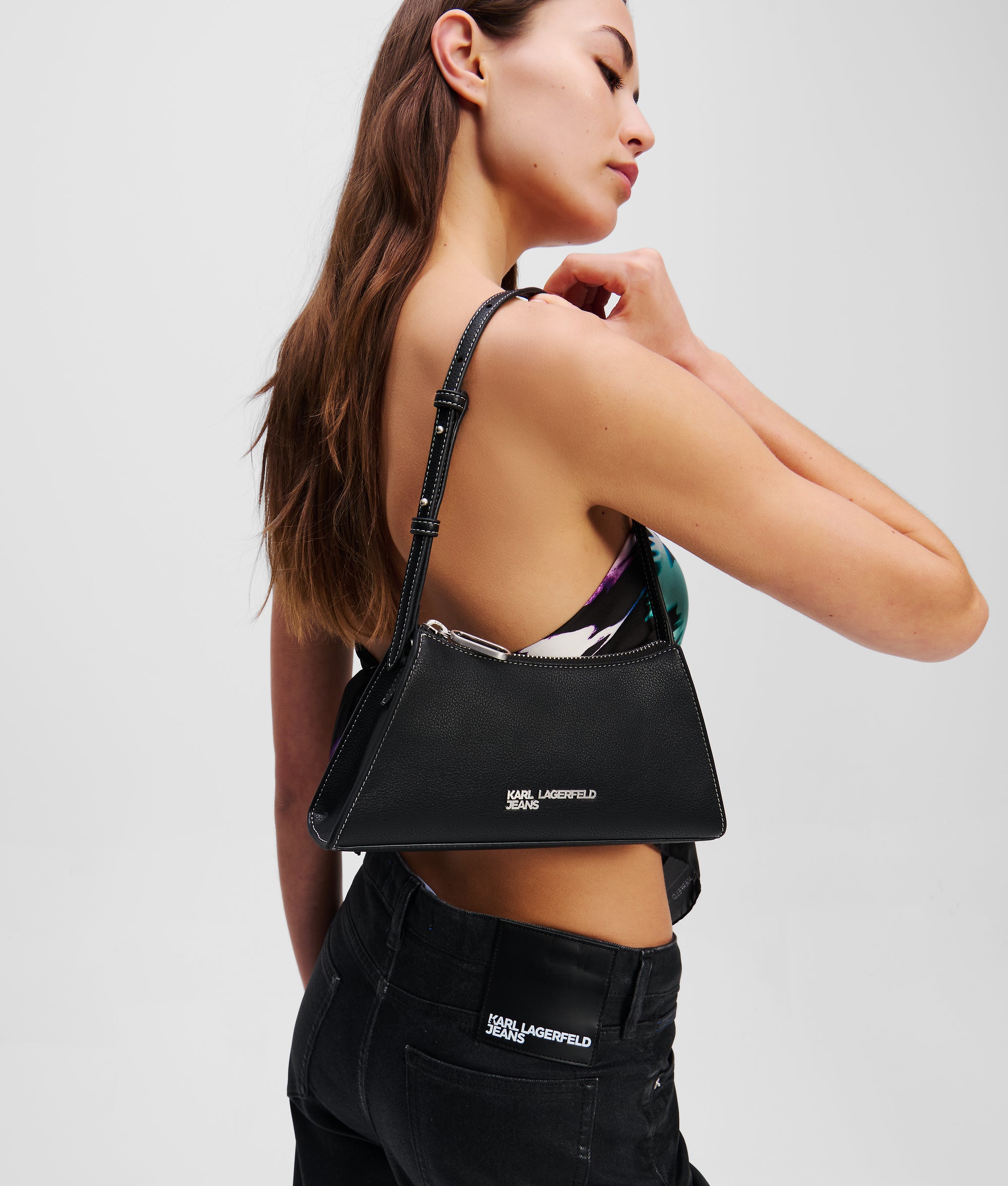 METAL LOGO SMALL SHOULDER BAG - Image 2