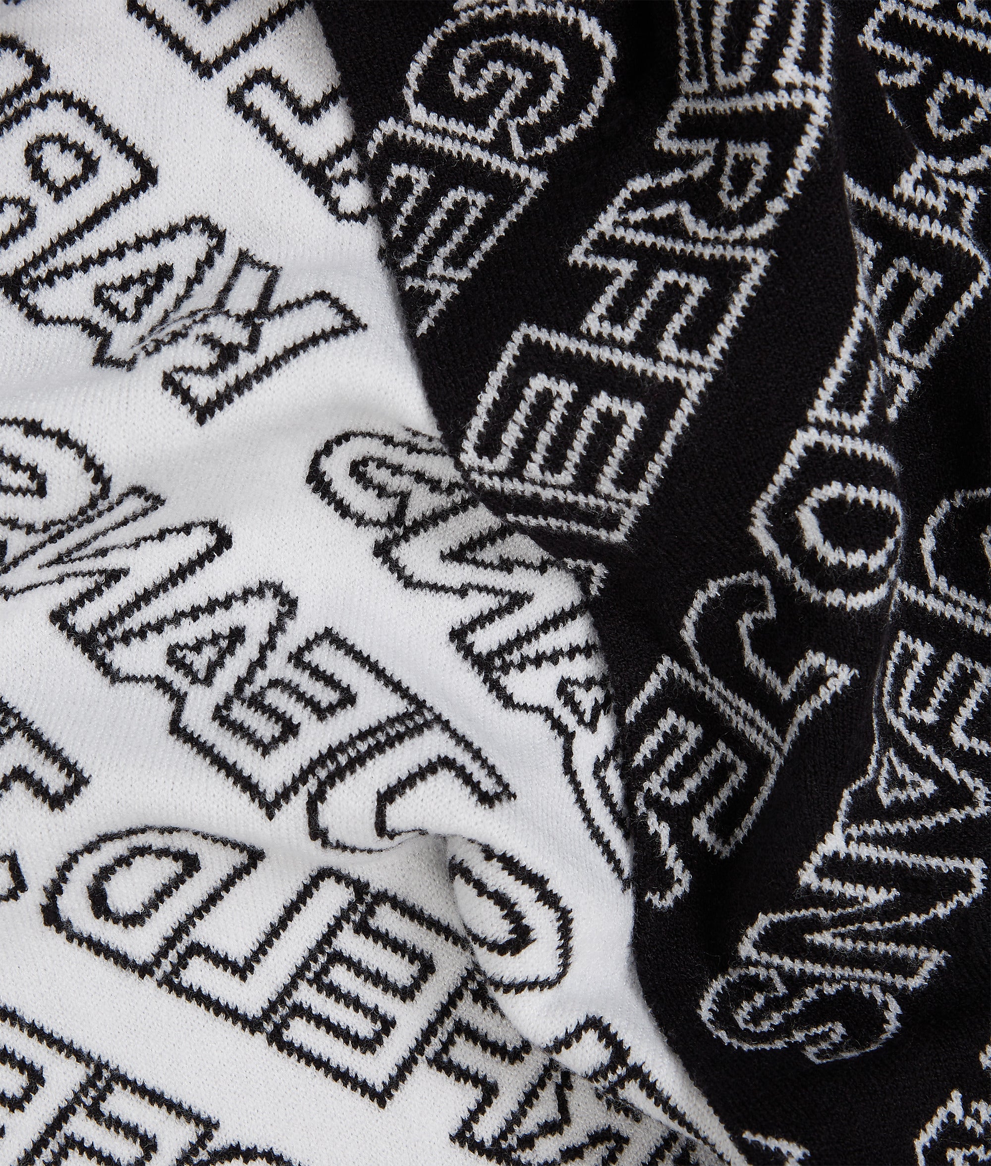 Logo scarf and beanie gift set - Image 4