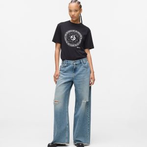 Low-rise wide leg jeans